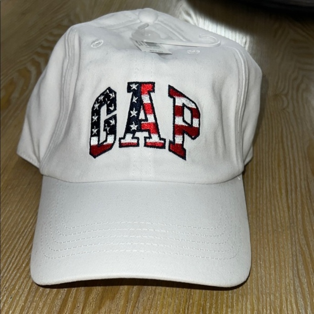 GAP America White hat with Patriotic Logo NWT